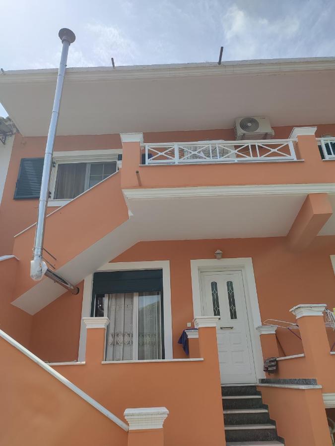 Bados House Apartment Kato Garouna Luaran gambar