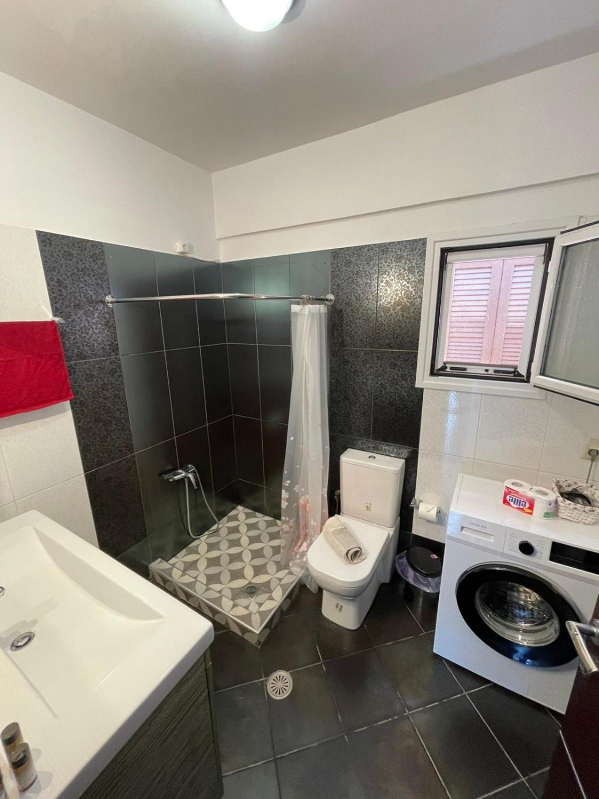 Bados House Apartment Kato Garouna Luaran gambar