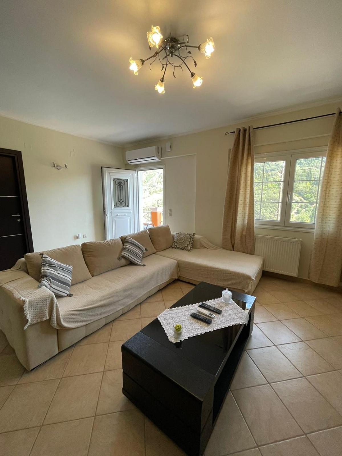 Bados House Apartment Kato Garouna Luaran gambar