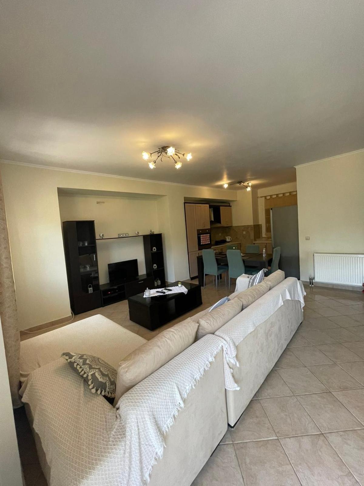Bados House Apartment Kato Garouna Luaran gambar